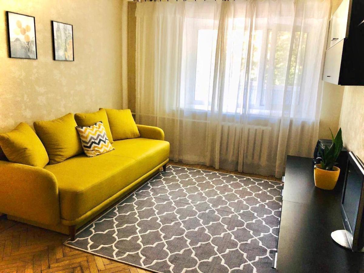 Sunflower Apartment Near Kiev Airport & Railway Station & Center City! Ngoại thất bức ảnh