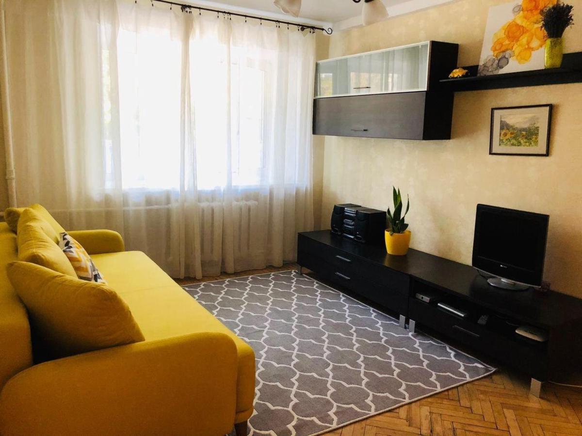 Sunflower Apartment Near Kiev Airport & Railway Station & Center City! Ngoại thất bức ảnh