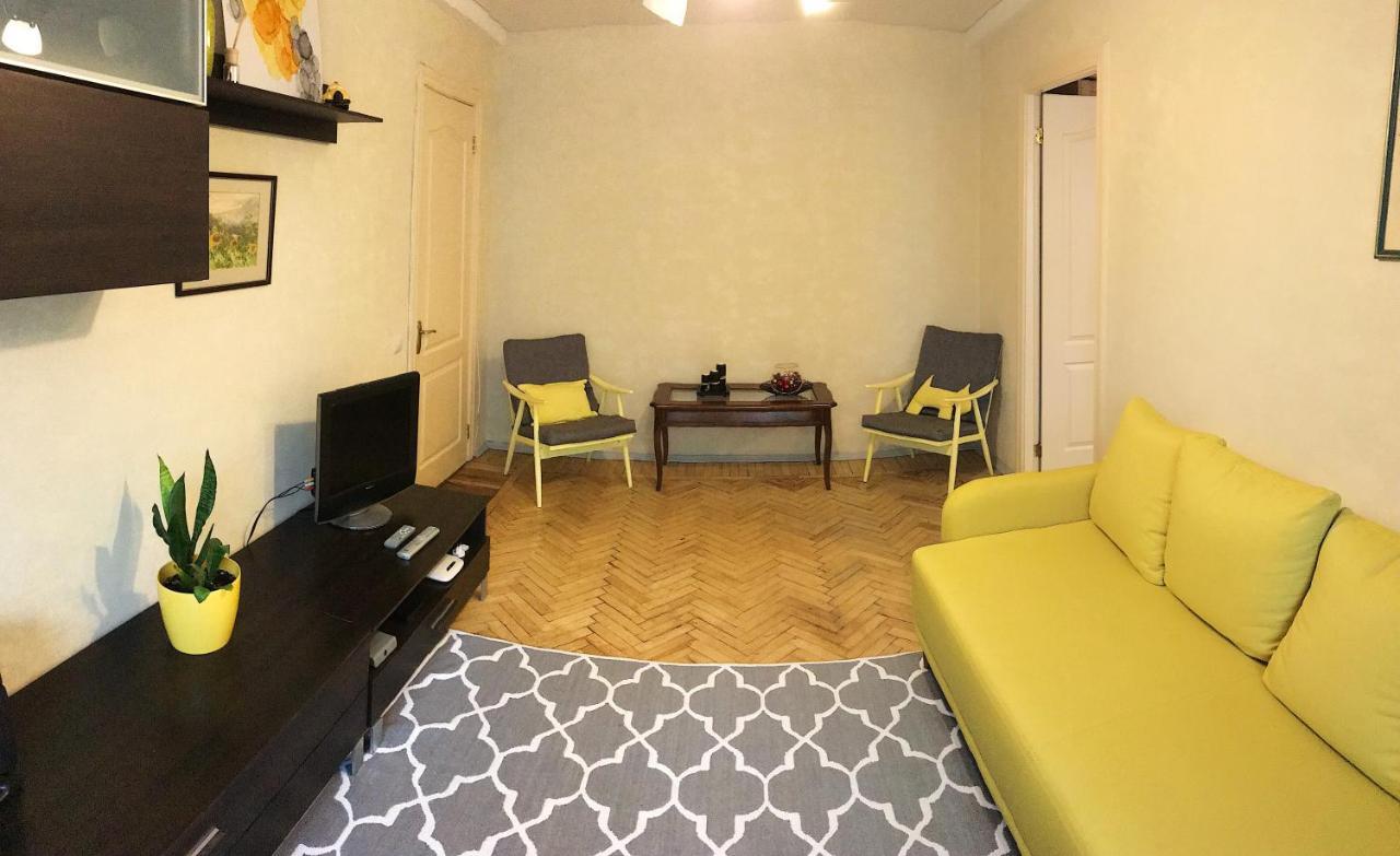 Sunflower Apartment Near Kiev Airport & Railway Station & Center City! Ngoại thất bức ảnh